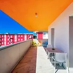 Bright Close To The Sea Апартаменти