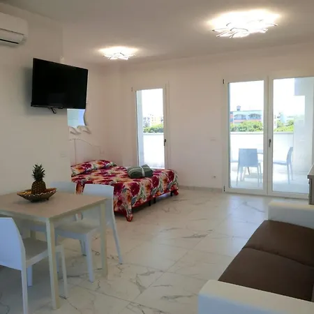 Bright Close To The Sea Апартаменти