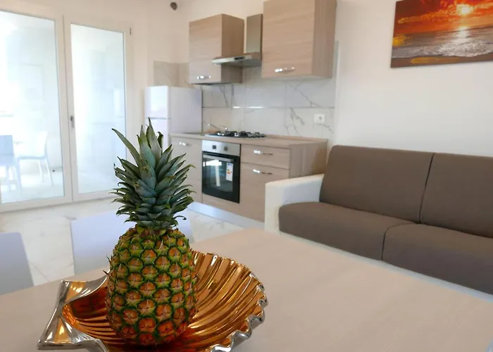 Bright Close To The Sea Апартаменти