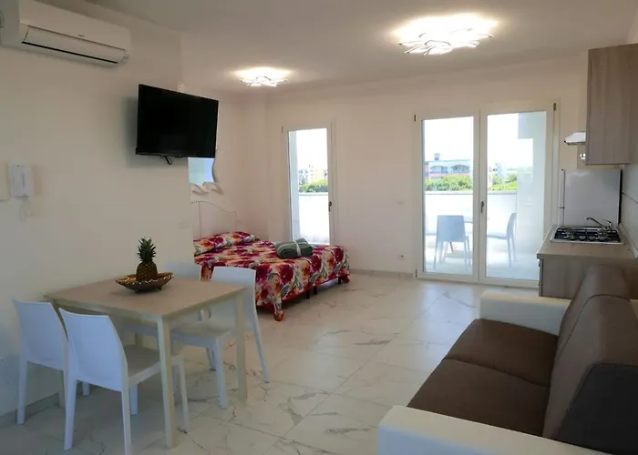 Bright Close To The Sea Апартаменти